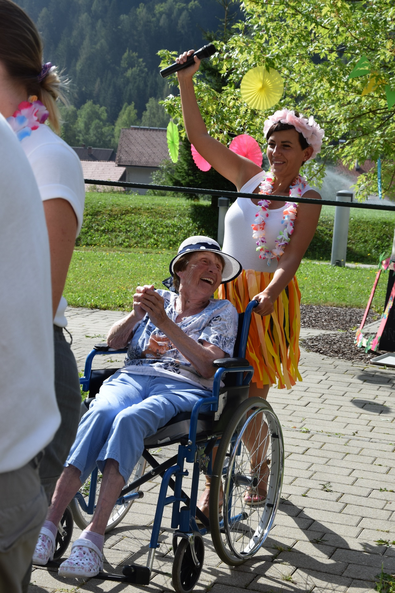 Ta veseli petek - Tropski viharnik