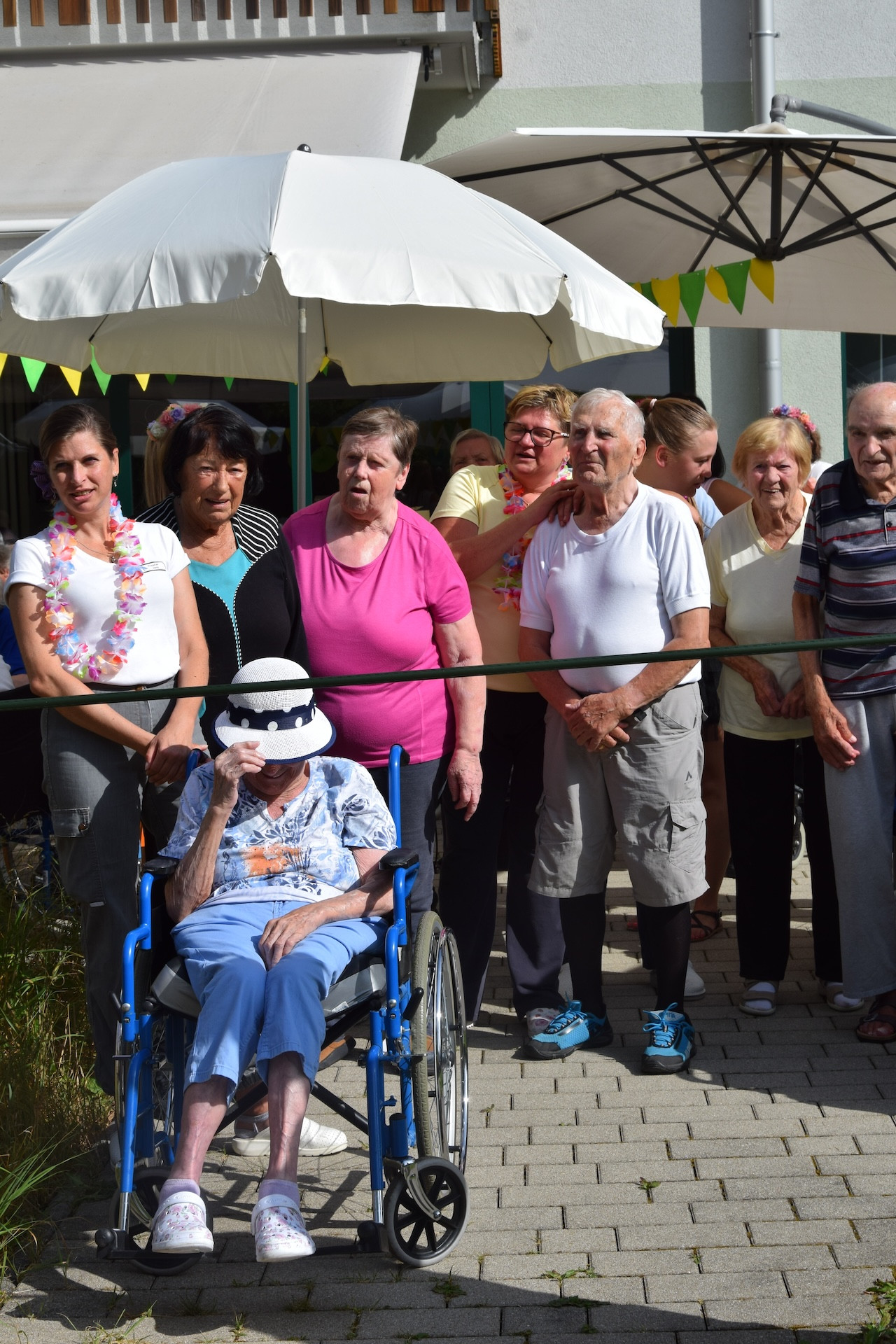 Ta veseli petek - Tropski viharnik