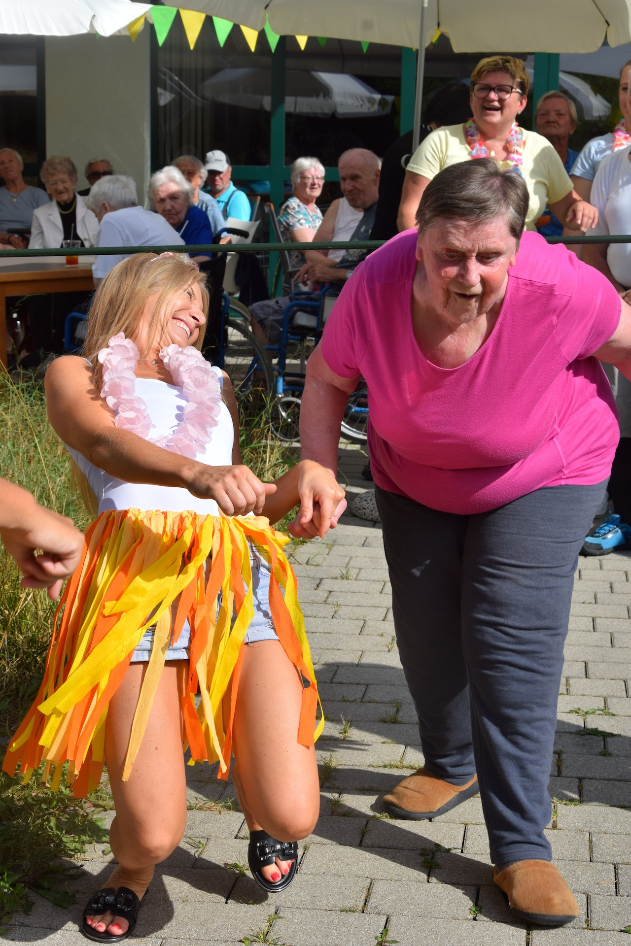 Ta veseli petek - Tropski viharnik