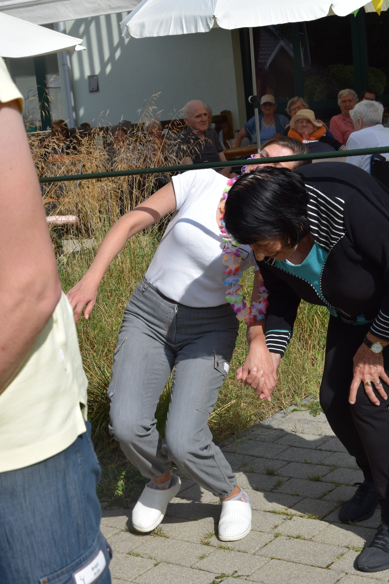 Ta veseli petek - Tropski viharnik