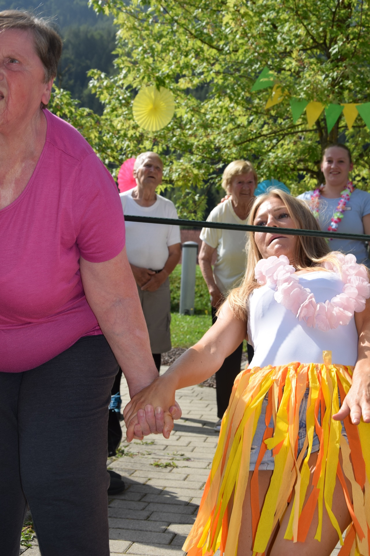 Ta veseli petek - Tropski viharnik