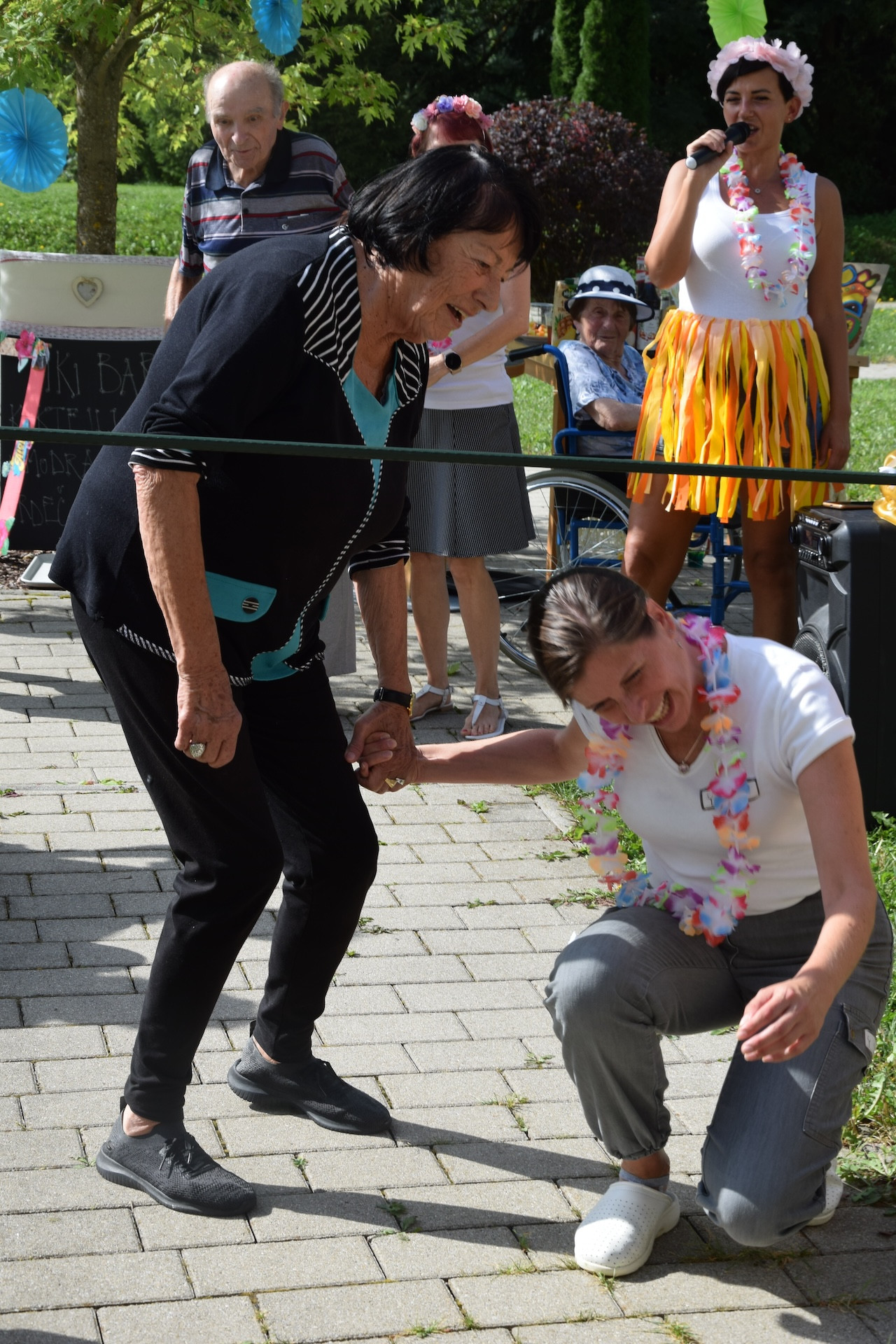 Ta veseli petek - Tropski viharnik