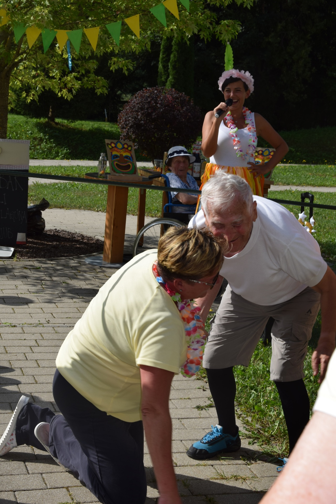 Ta veseli petek - Tropski viharnik