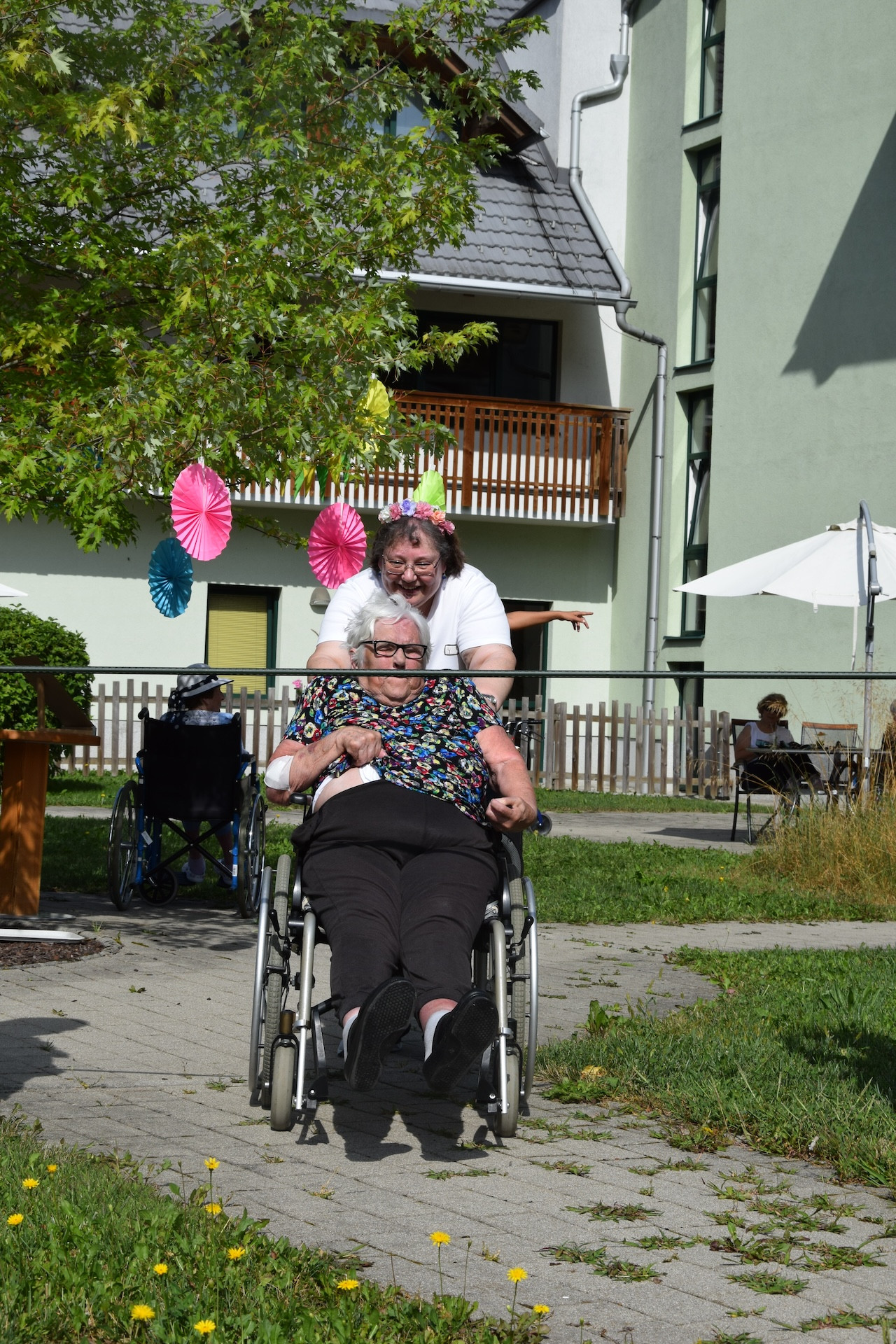 Ta veseli petek - Tropski viharnik