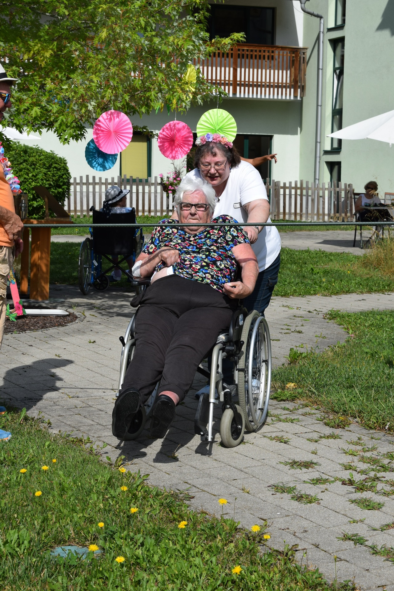 Ta veseli petek - Tropski viharnik