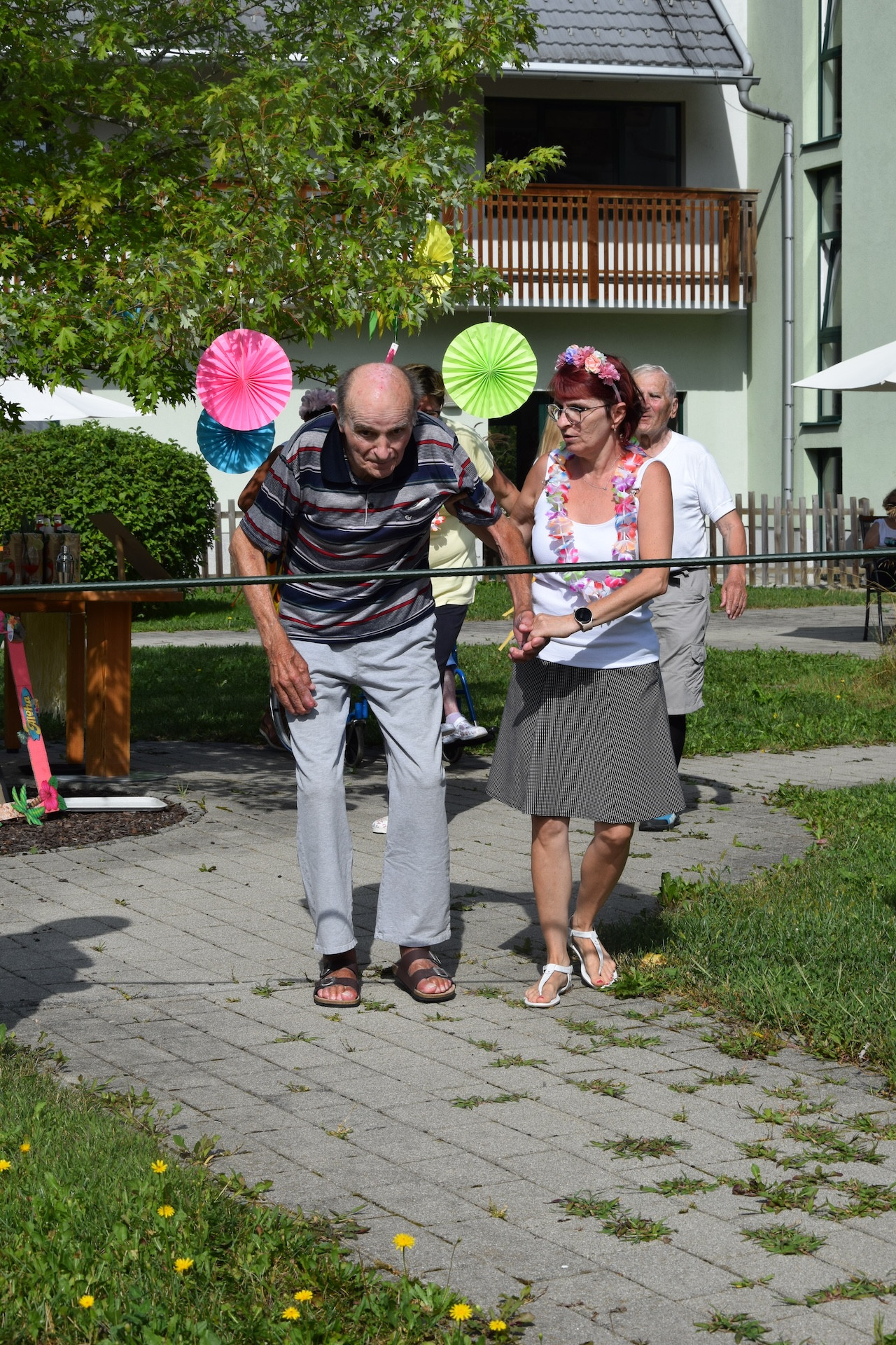 Ta veseli petek - Tropski viharnik