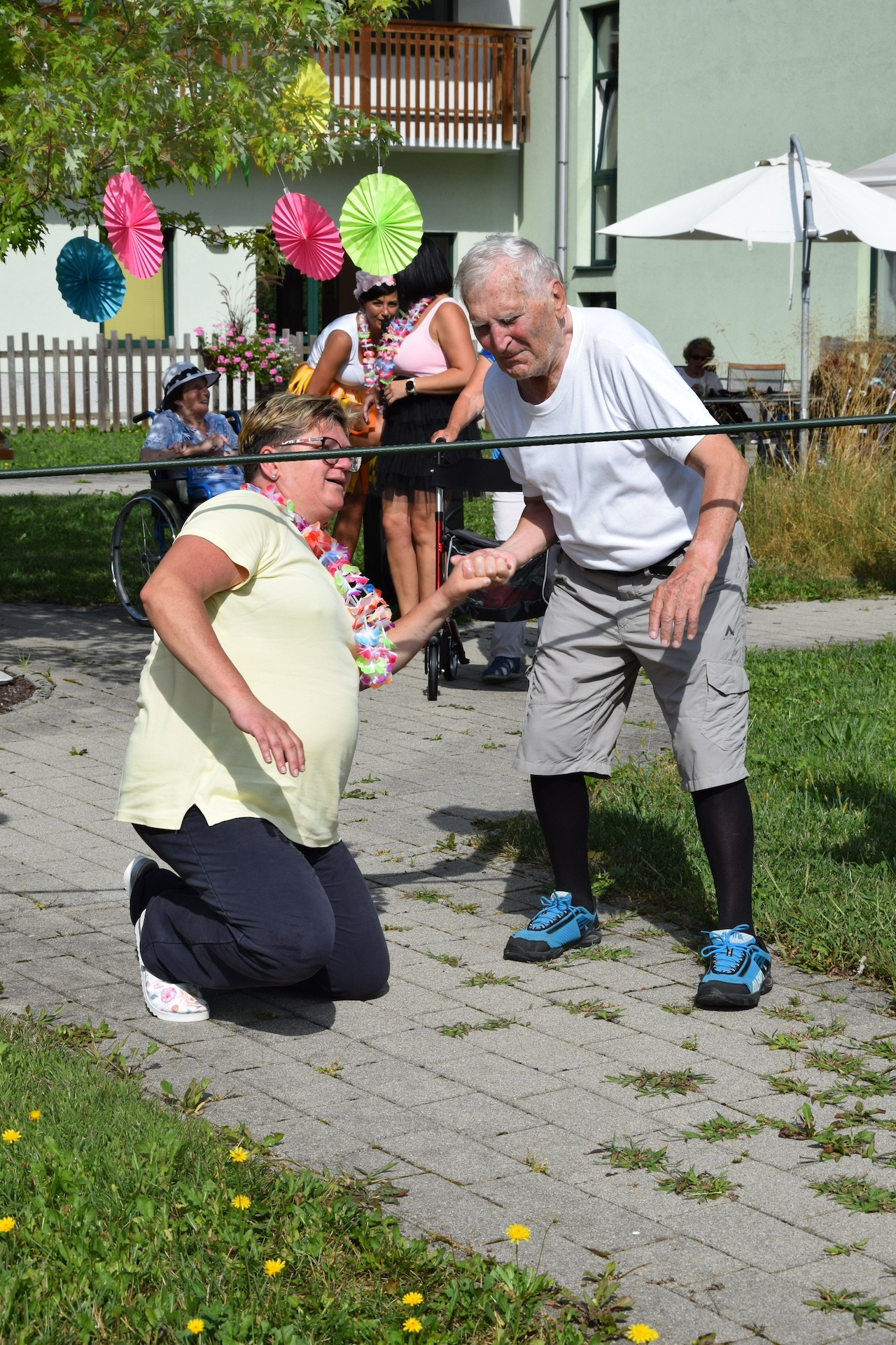 Ta veseli petek - Tropski viharnik