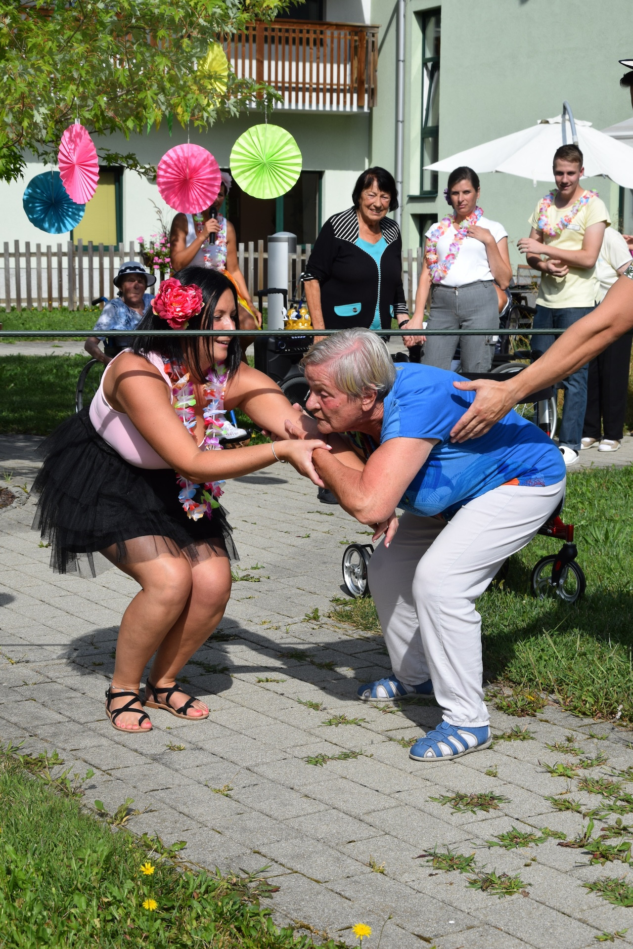 Ta veseli petek - Tropski viharnik