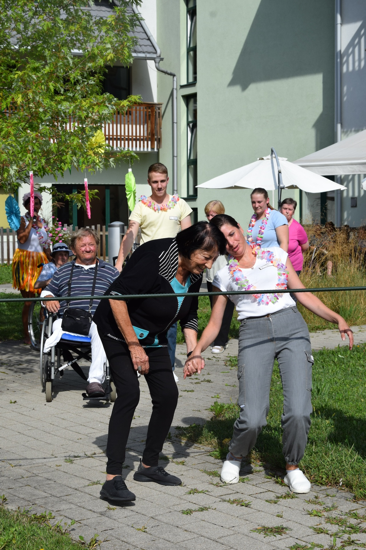 Ta veseli petek - Tropski viharnik