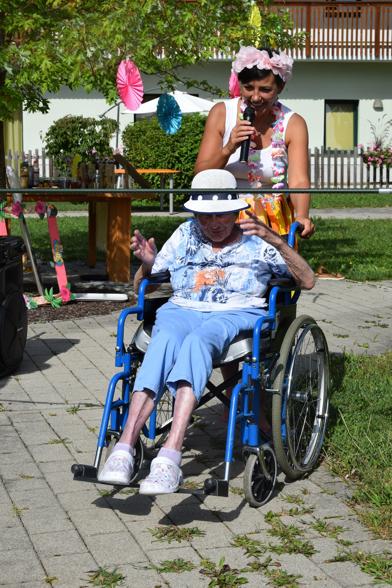 Ta veseli petek - Tropski viharnik