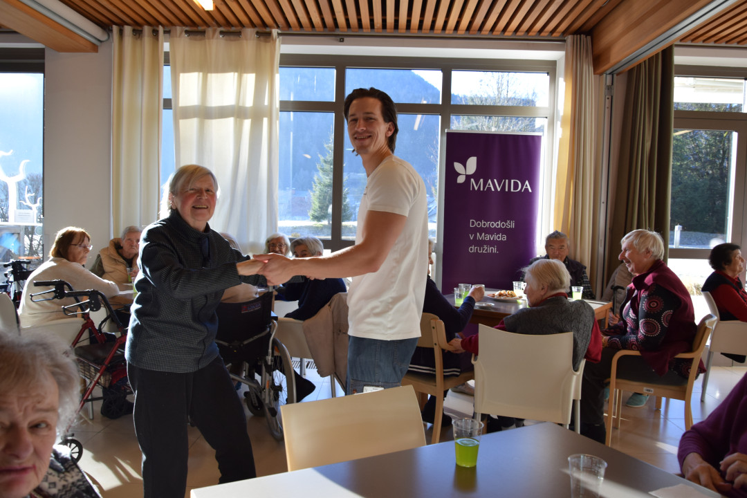 Ta veseli petek v avli