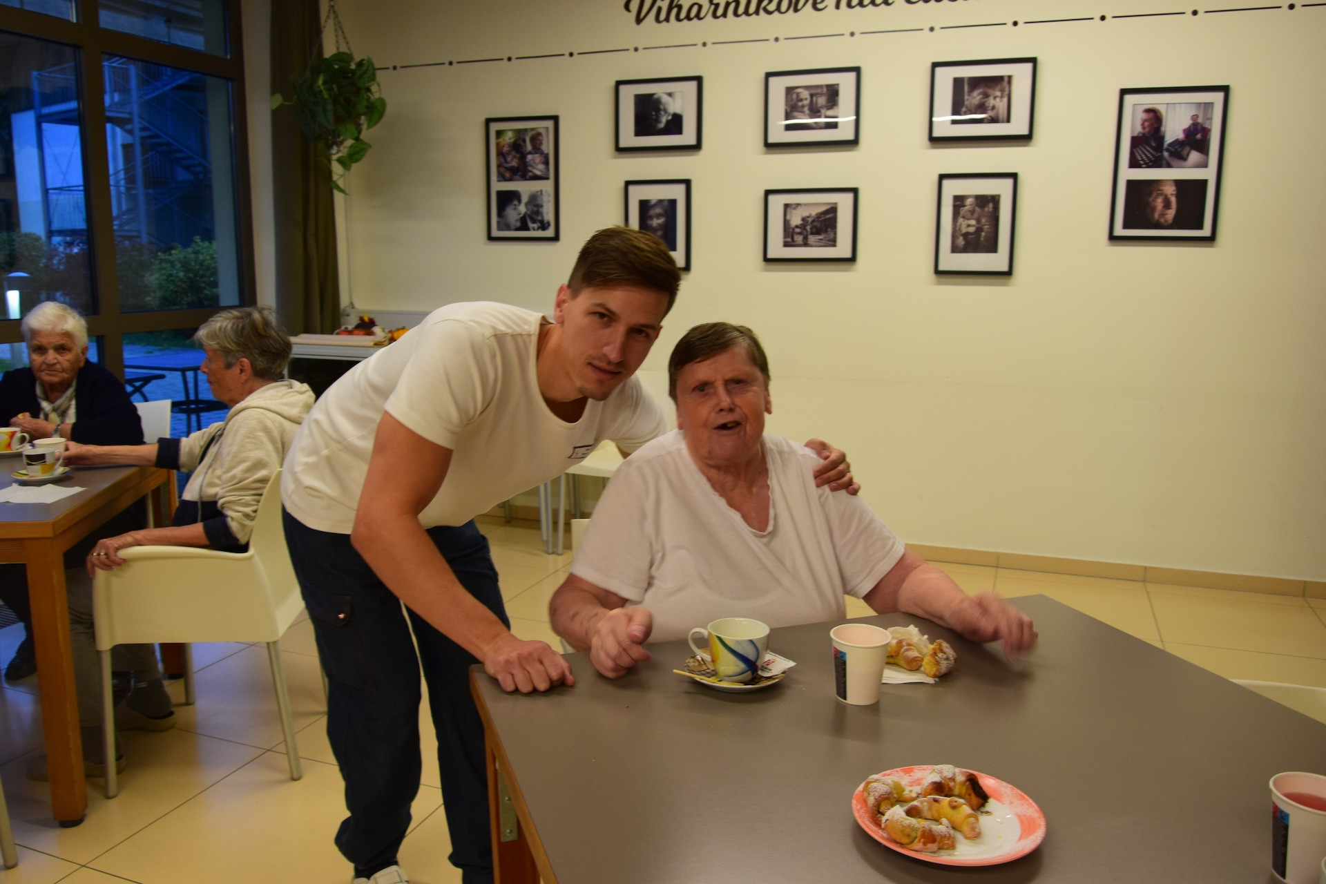 Ta veseli petek v avli