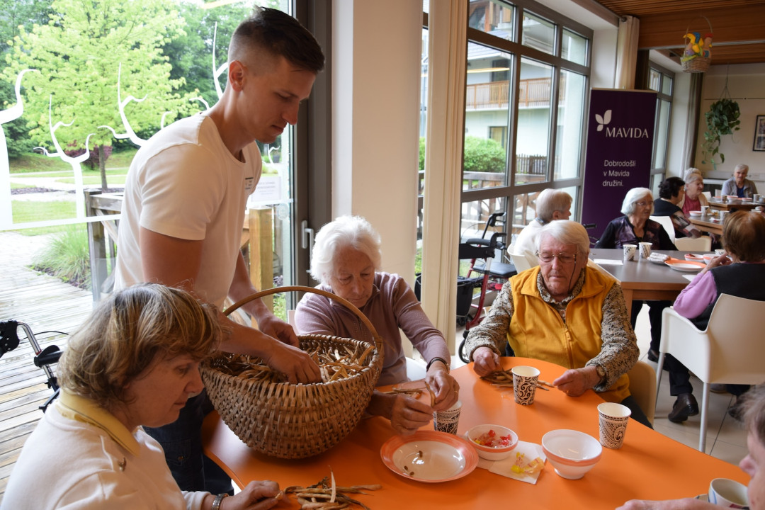Ta veseli petek v avli