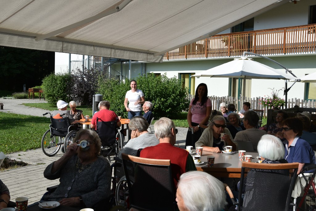 Ta veseli petek v parku doma