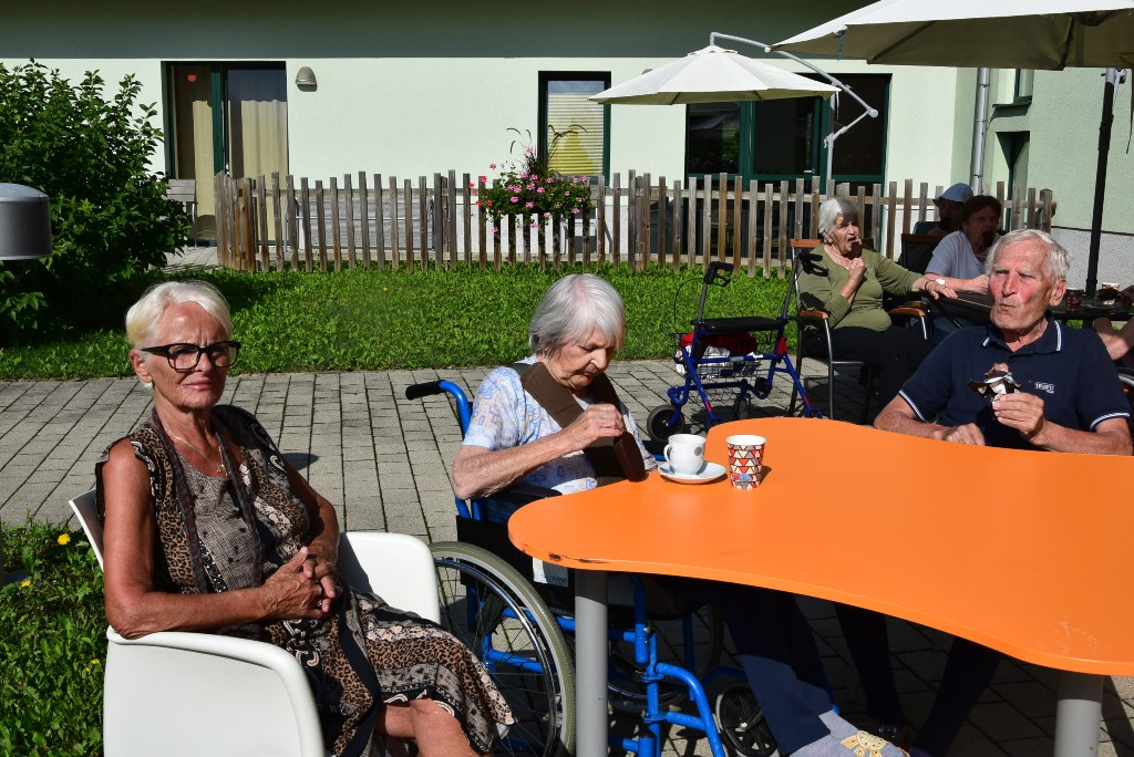 Ta veseli petek v parku doma