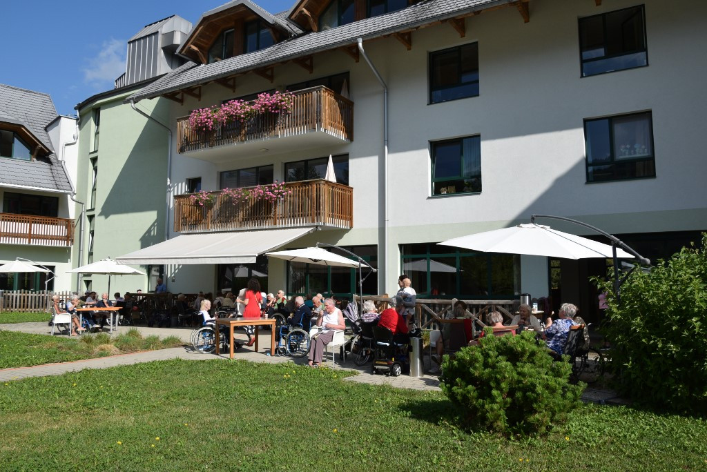 Ta veseli petek v parku doma