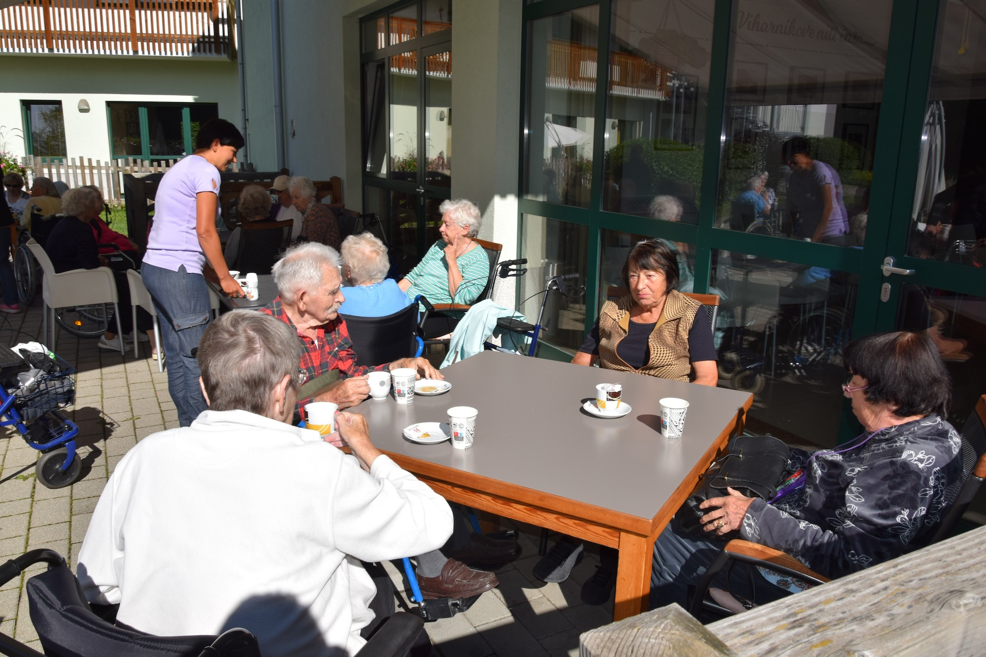 Ta veseli petek v parku doma