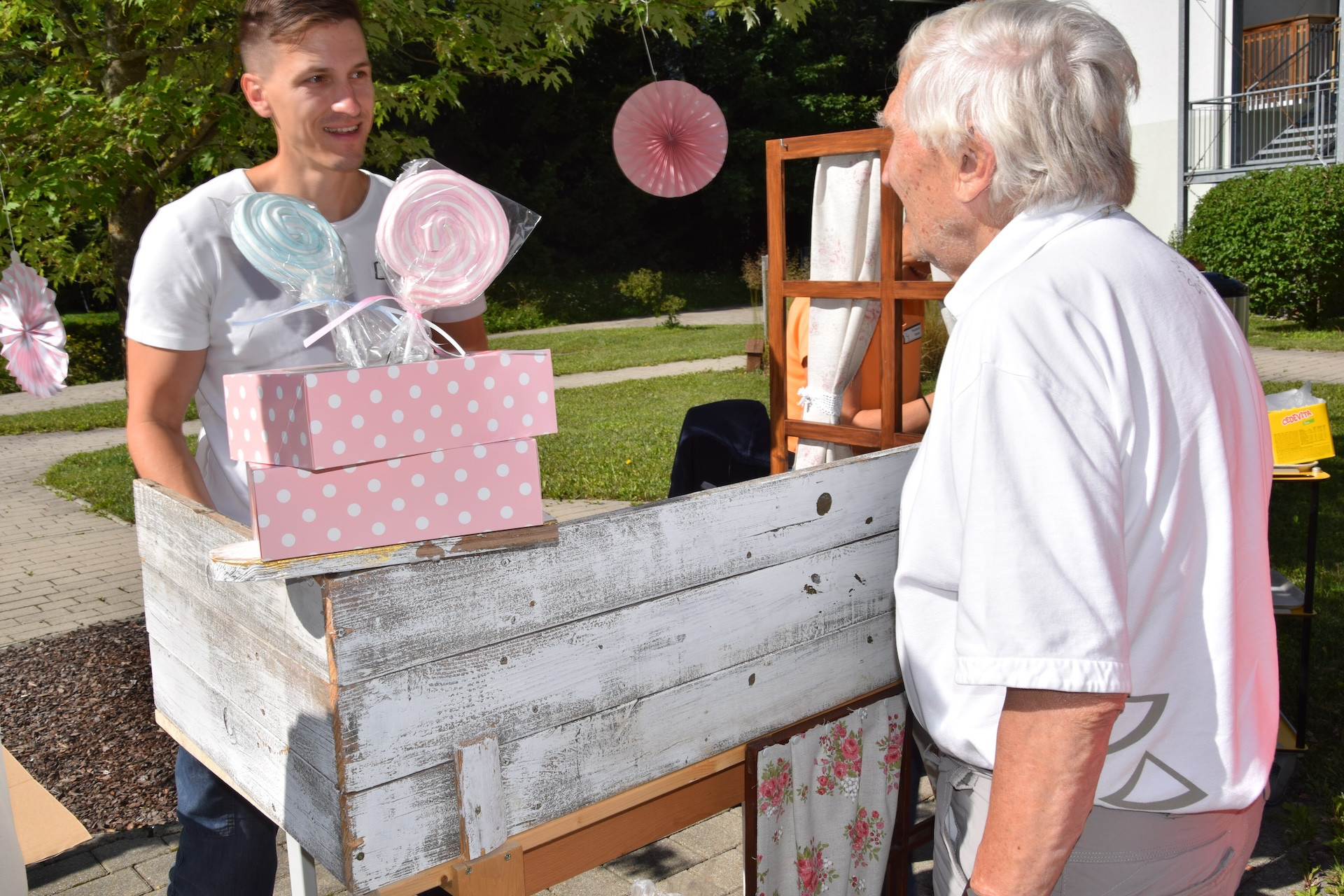 Ta veseli petek v parku doma