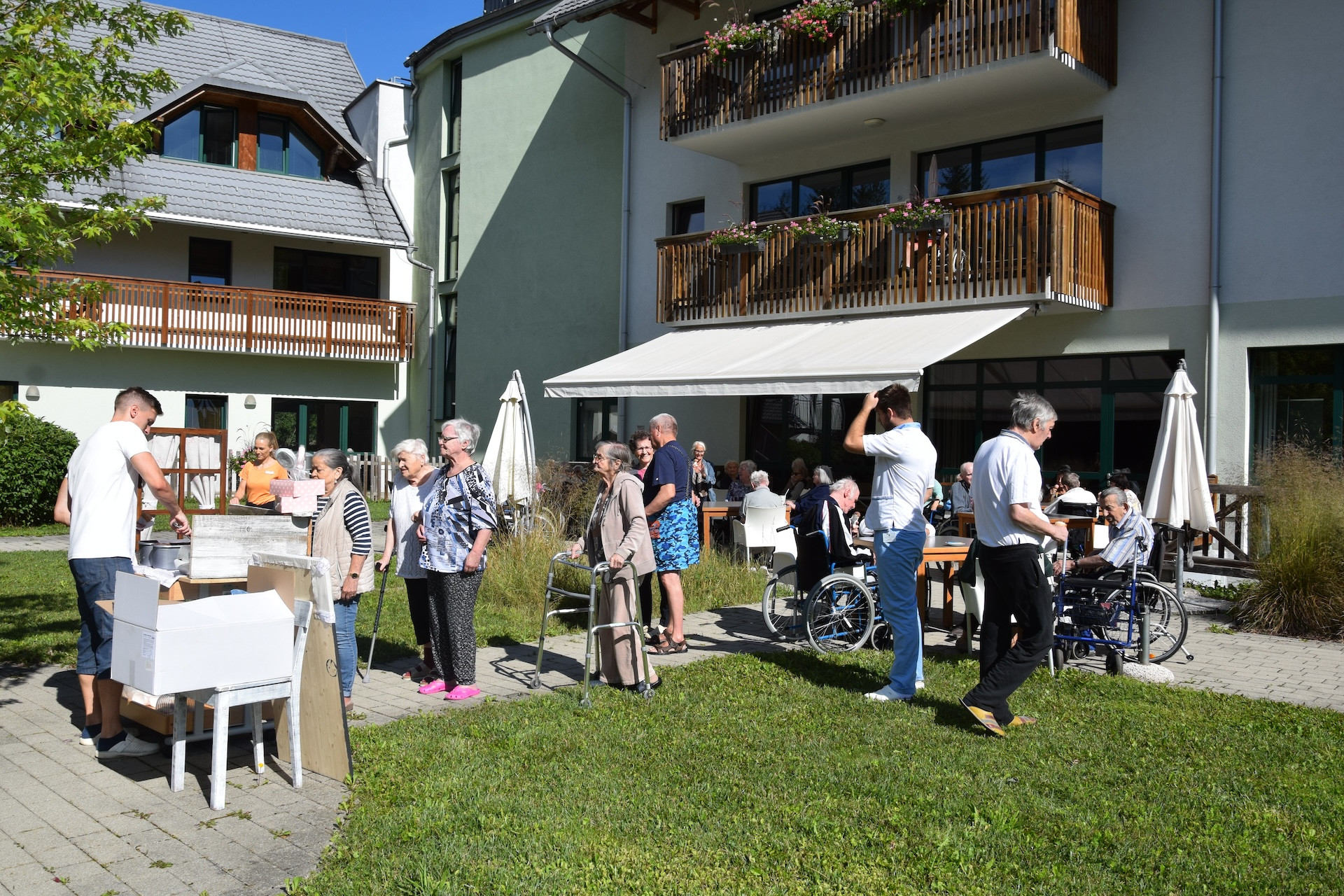 Ta veseli petek v parku doma