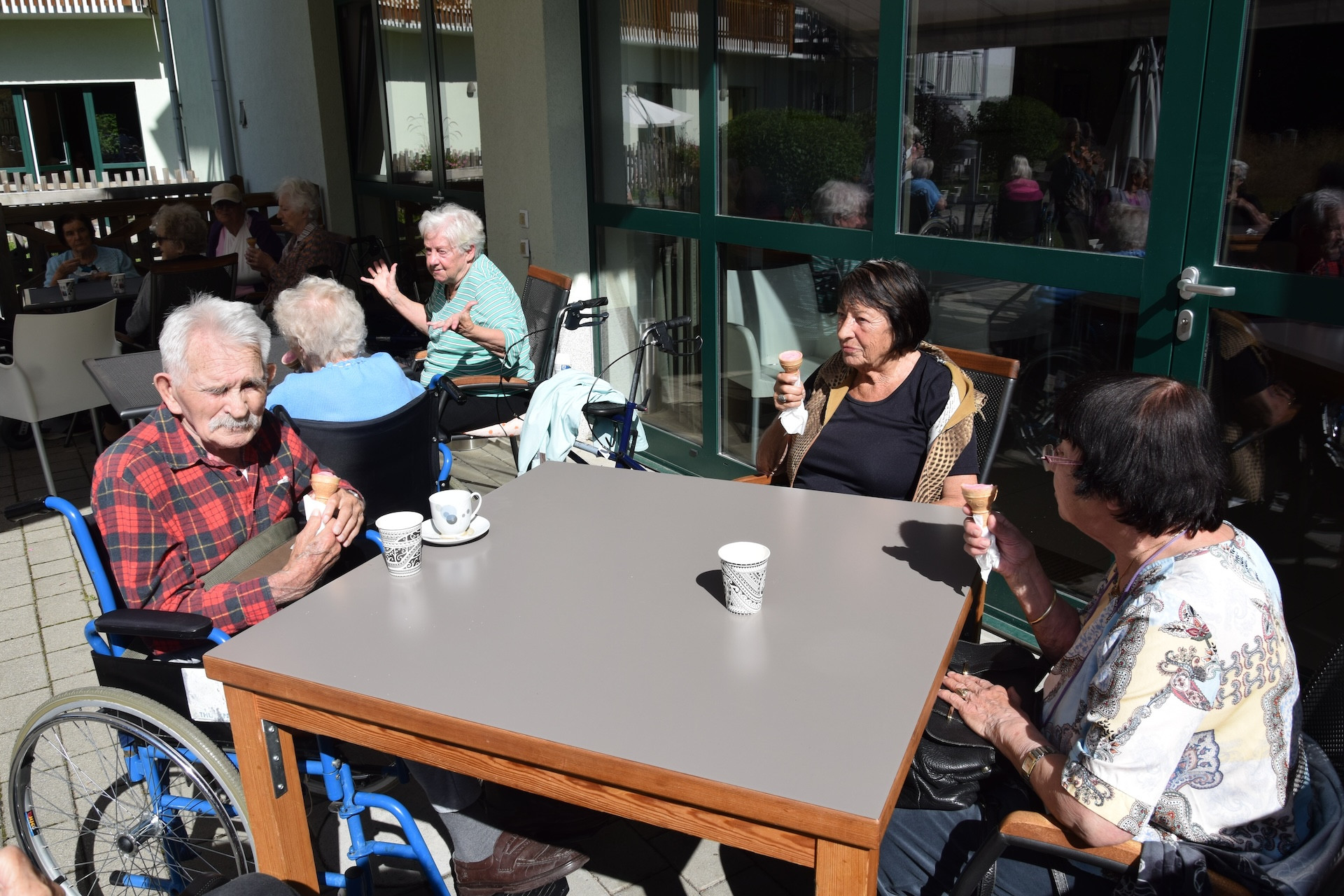 Ta veseli petek v parku doma