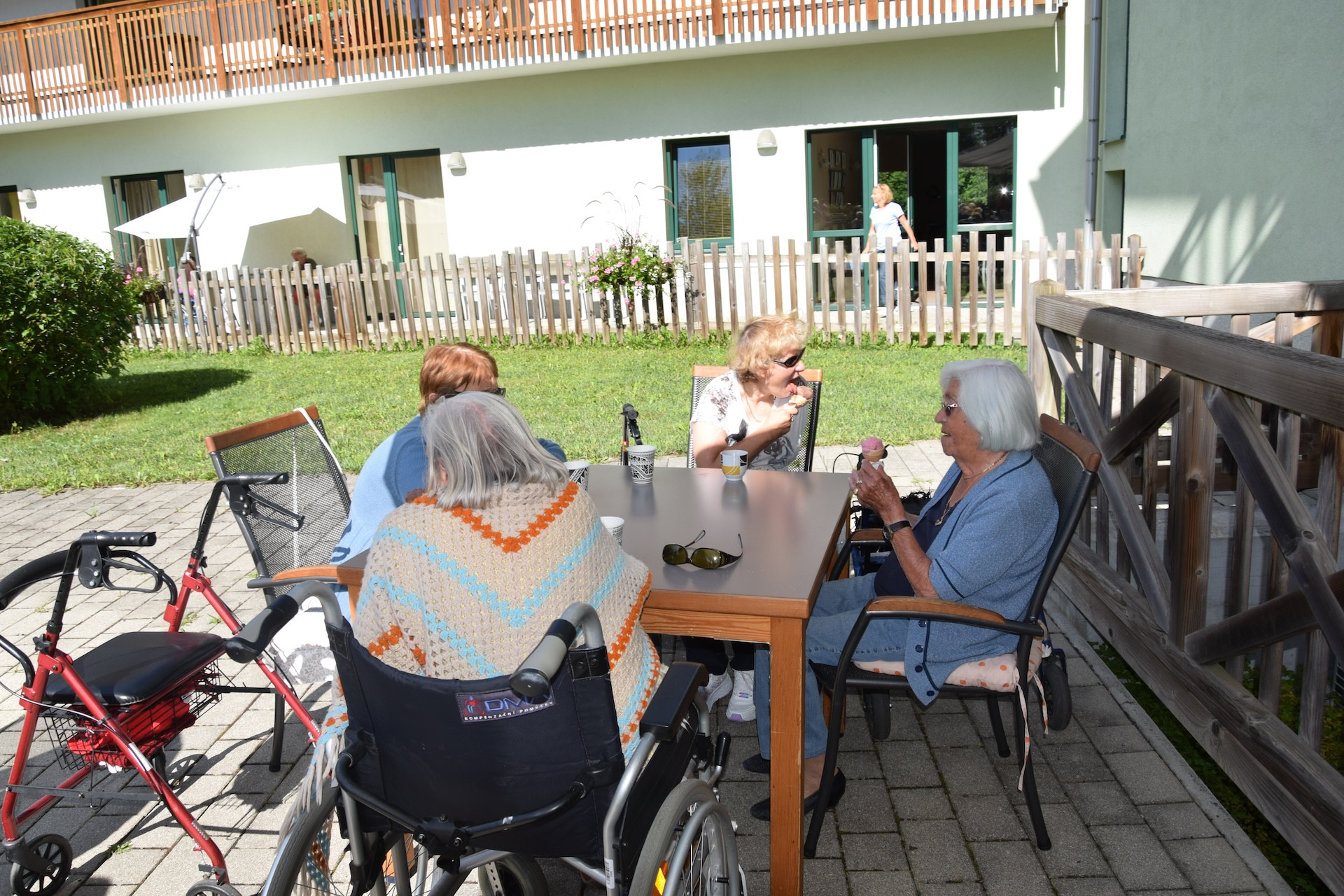 Ta veseli petek v parku doma