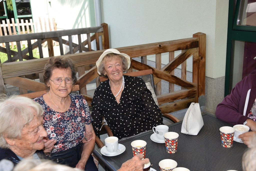 Ta veseli petek v parku doma