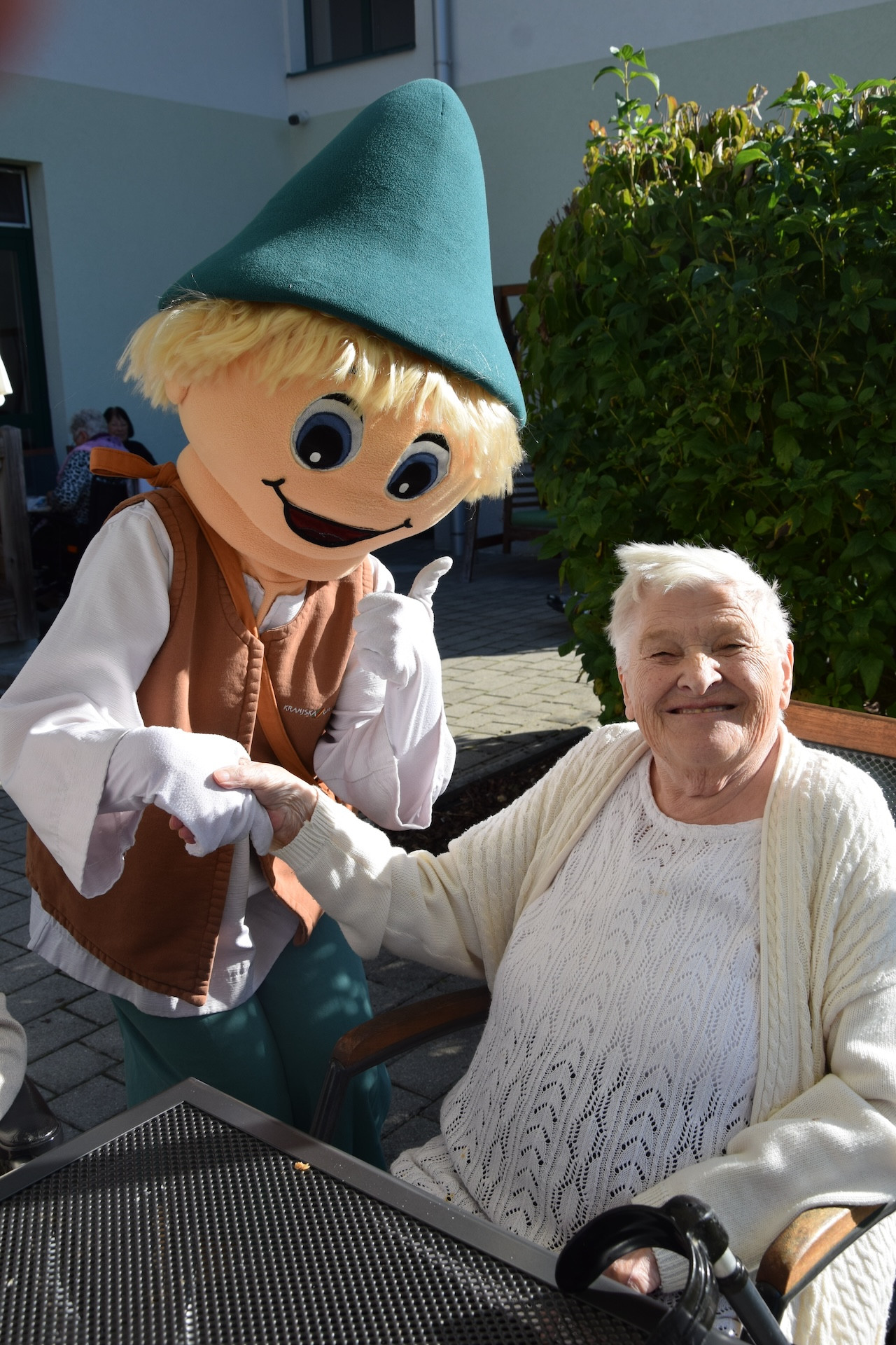 Ta veseli petek v parku doma