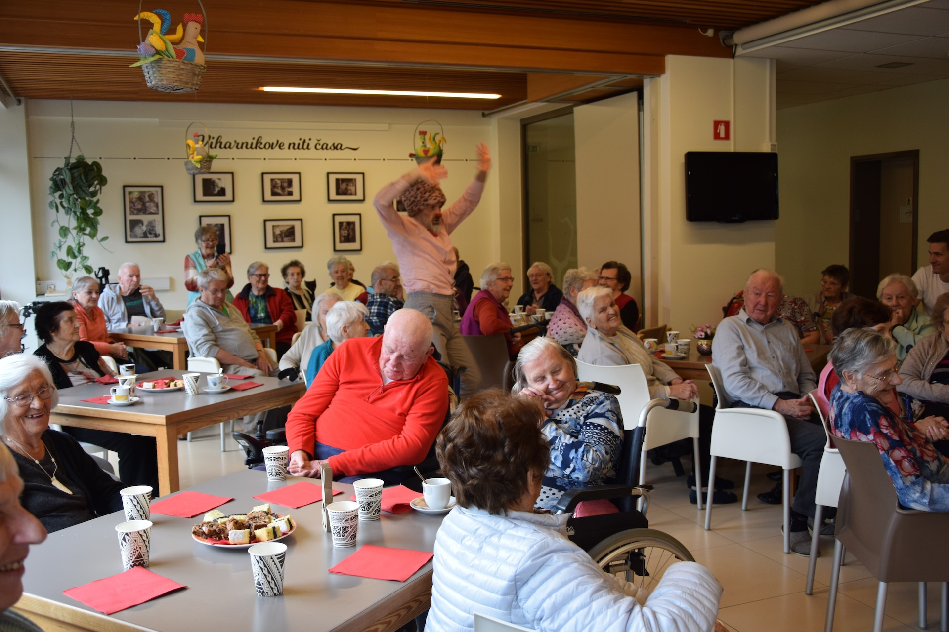 Ta veseli petek z rdečimi noski