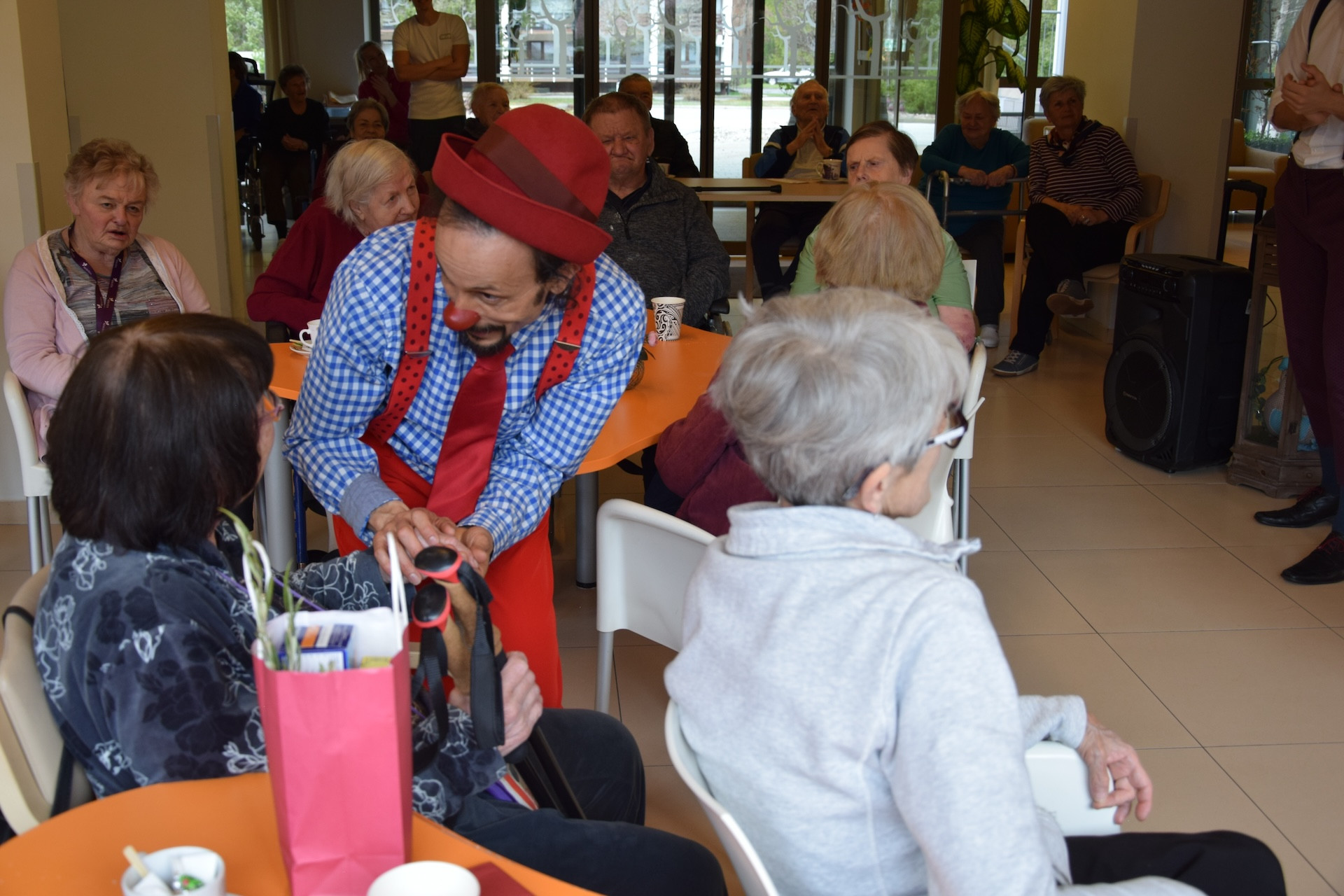 Ta veseli petek z rdečimi noski