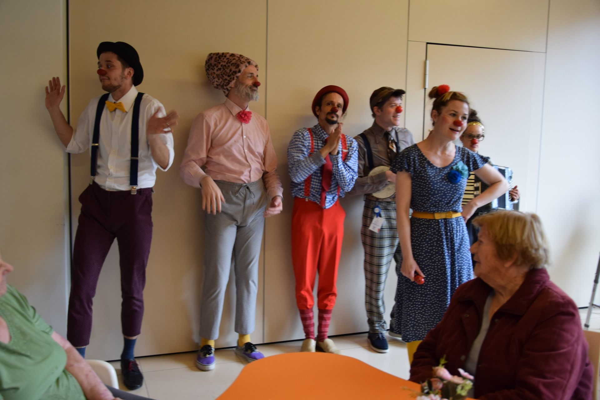 Ta veseli petek z rdečimi noski