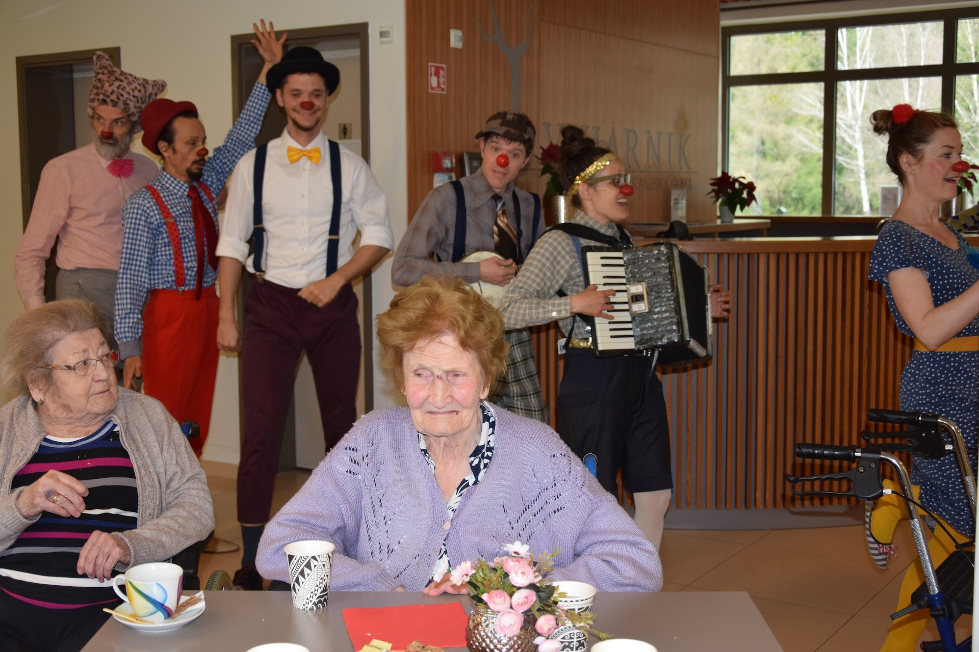 Ta veseli petek z rdečimi noski