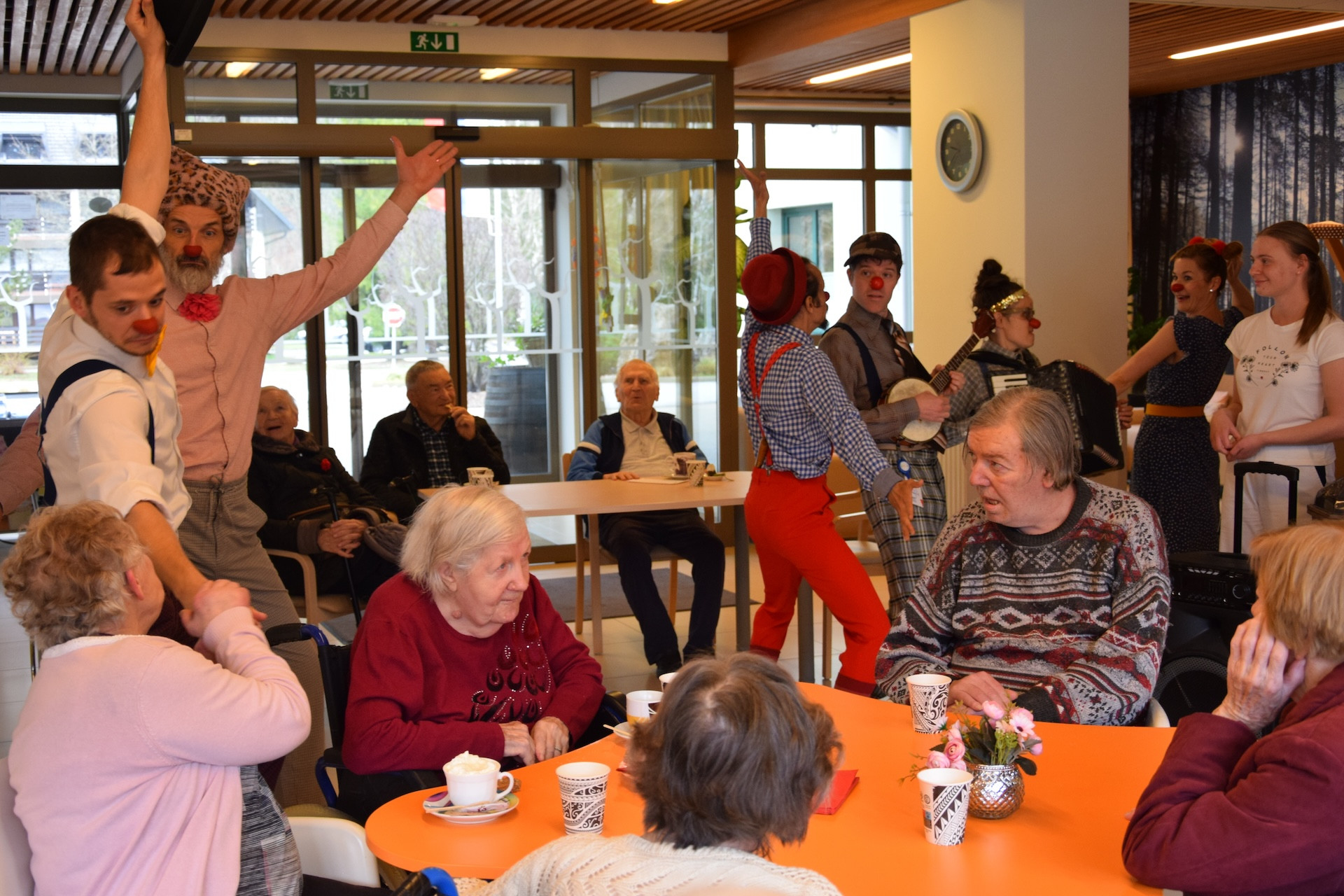 Ta veseli petek z rdečimi noski