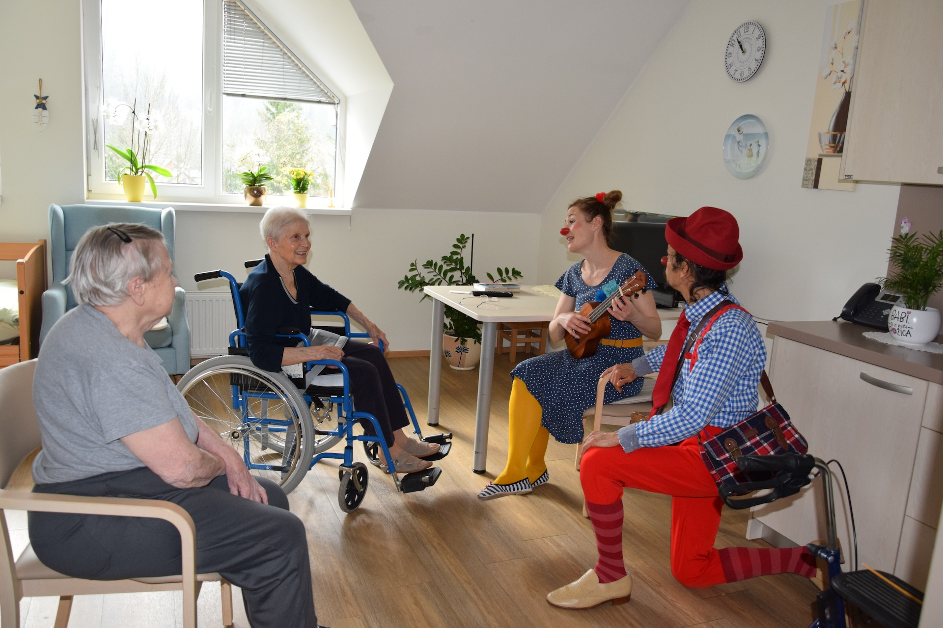 Ta veseli petek z rdečimi noski