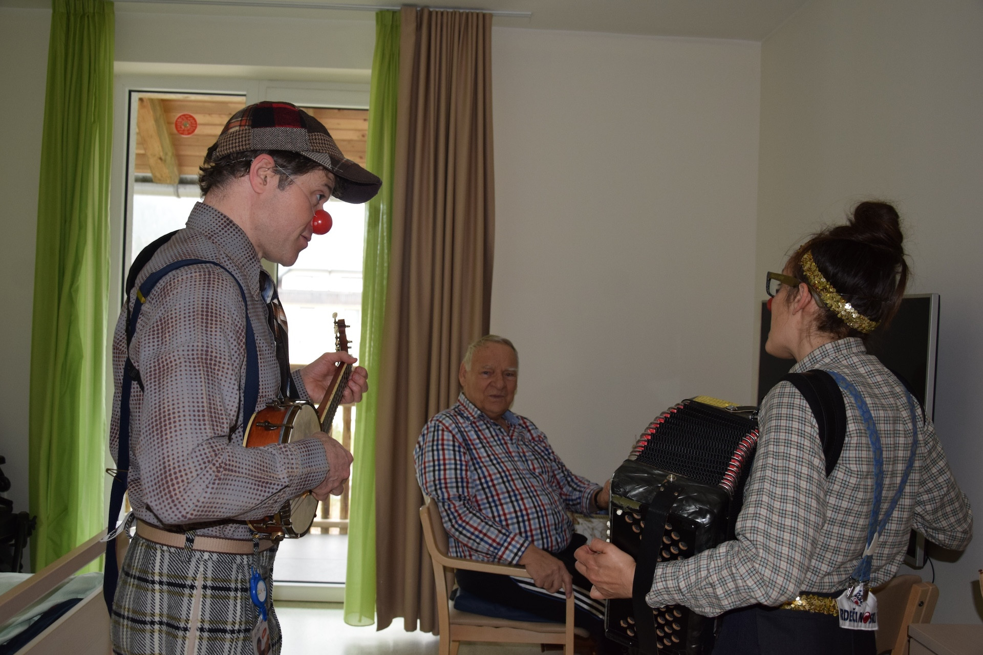 Ta veseli petek z rdečimi noski