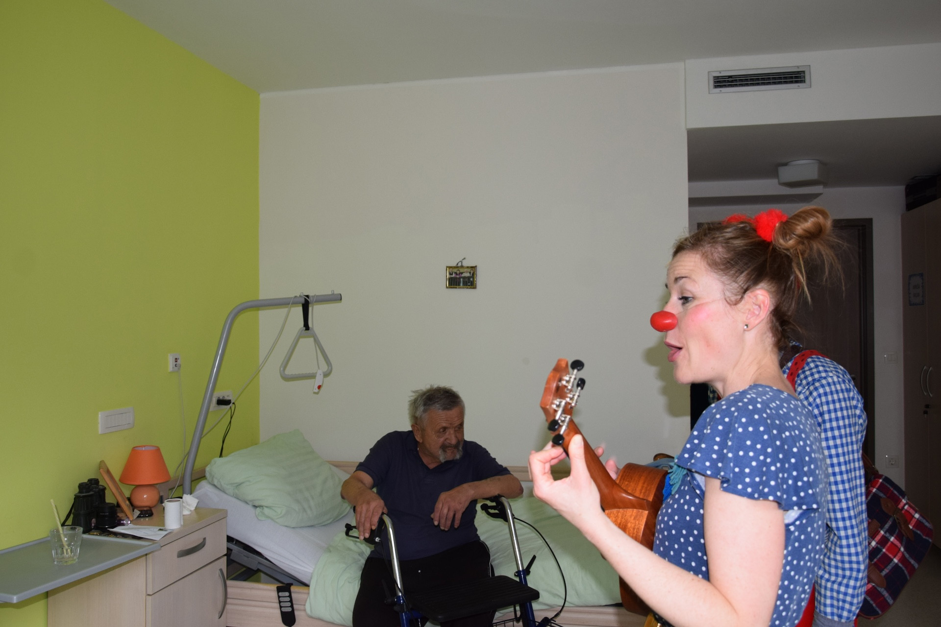 Ta veseli petek z rdečimi noski