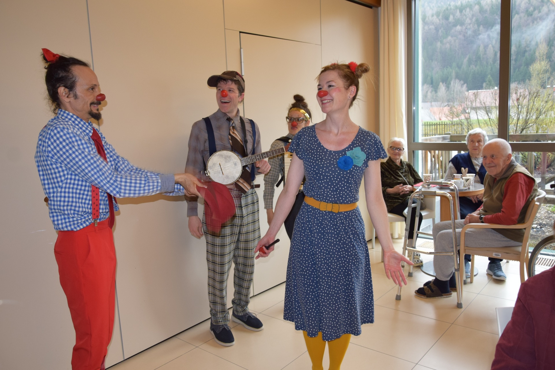 Ta veseli petek z rdečimi noski