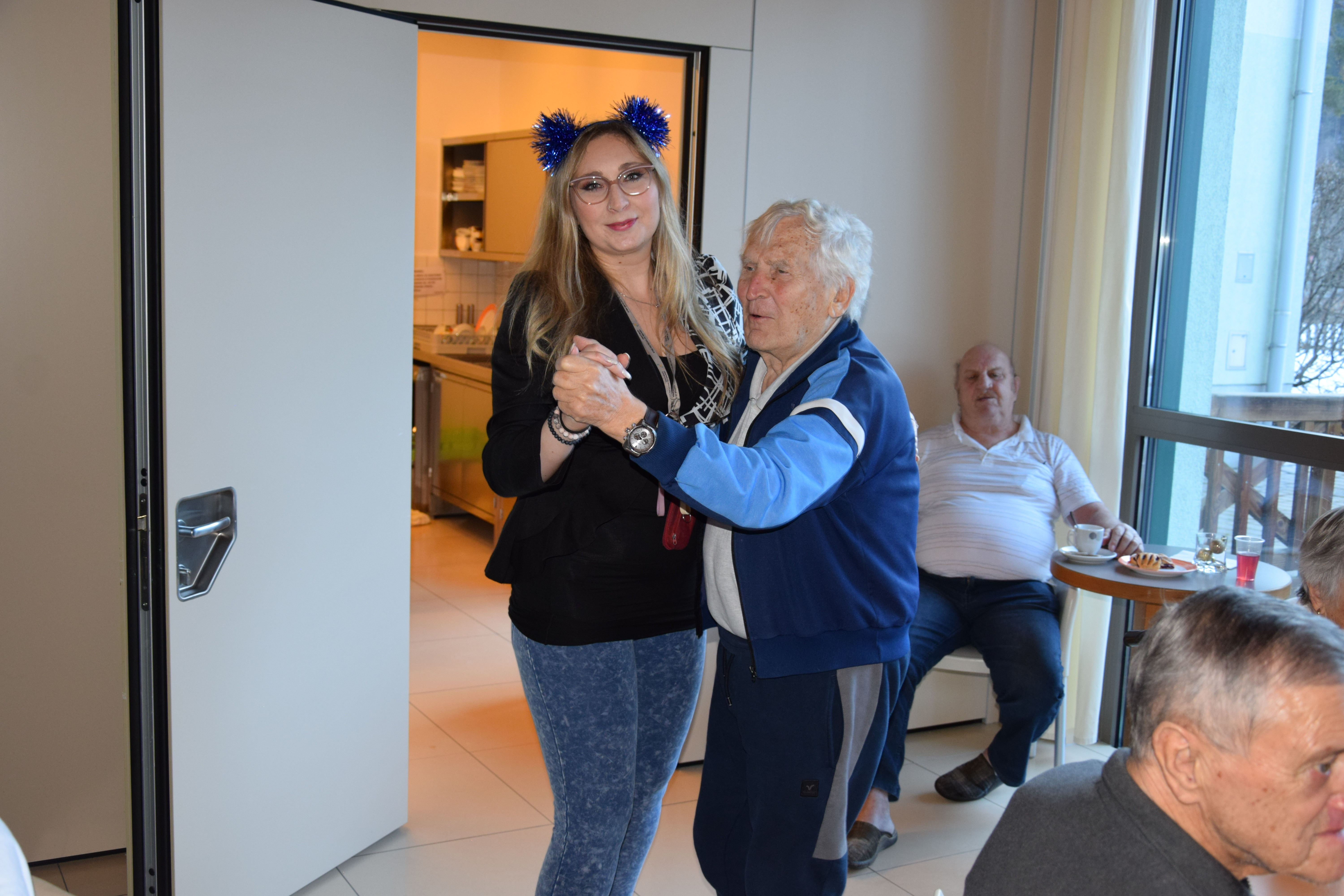 Ta veseli silvesterski torek v avli