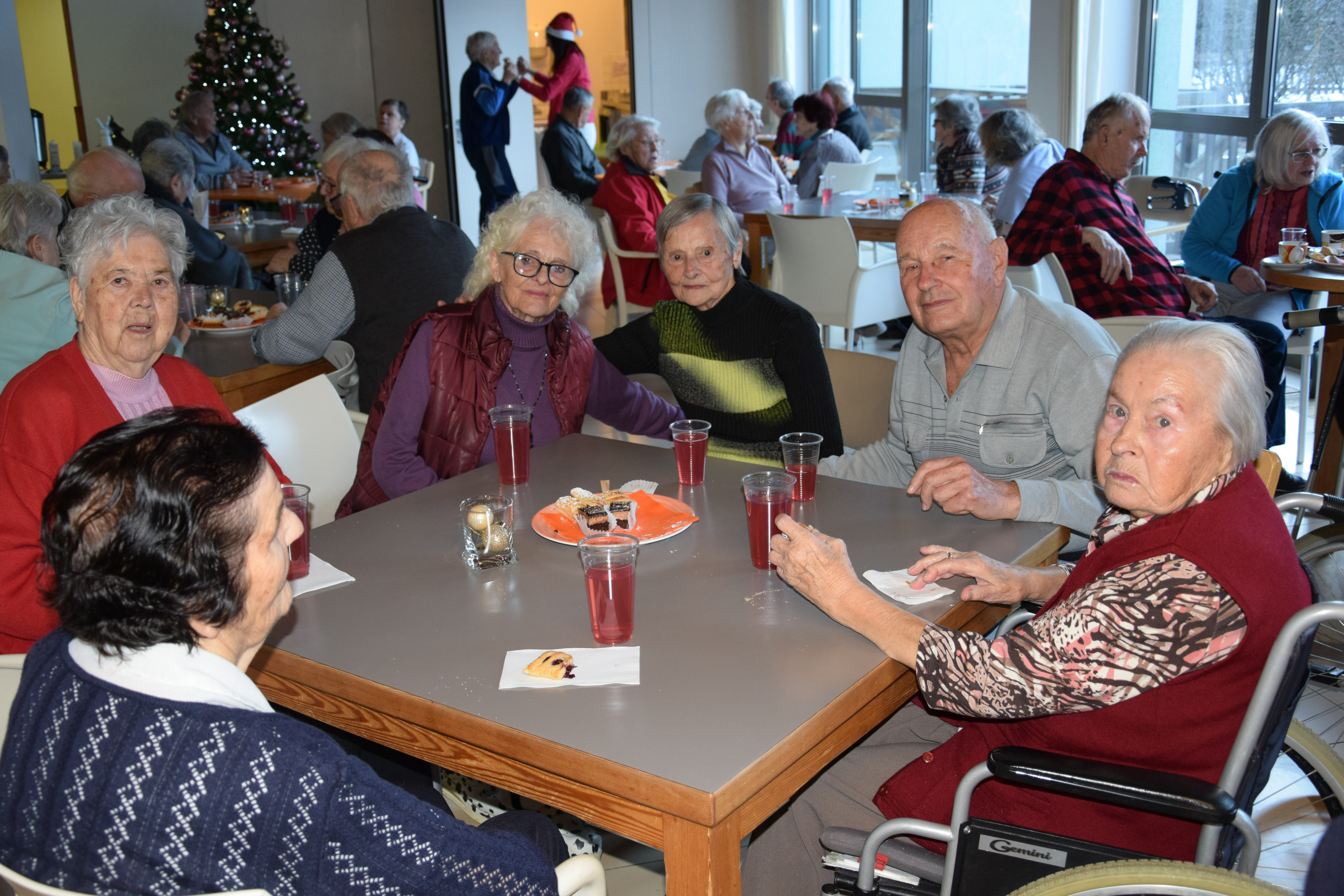 Ta veseli silvesterski torek v avli