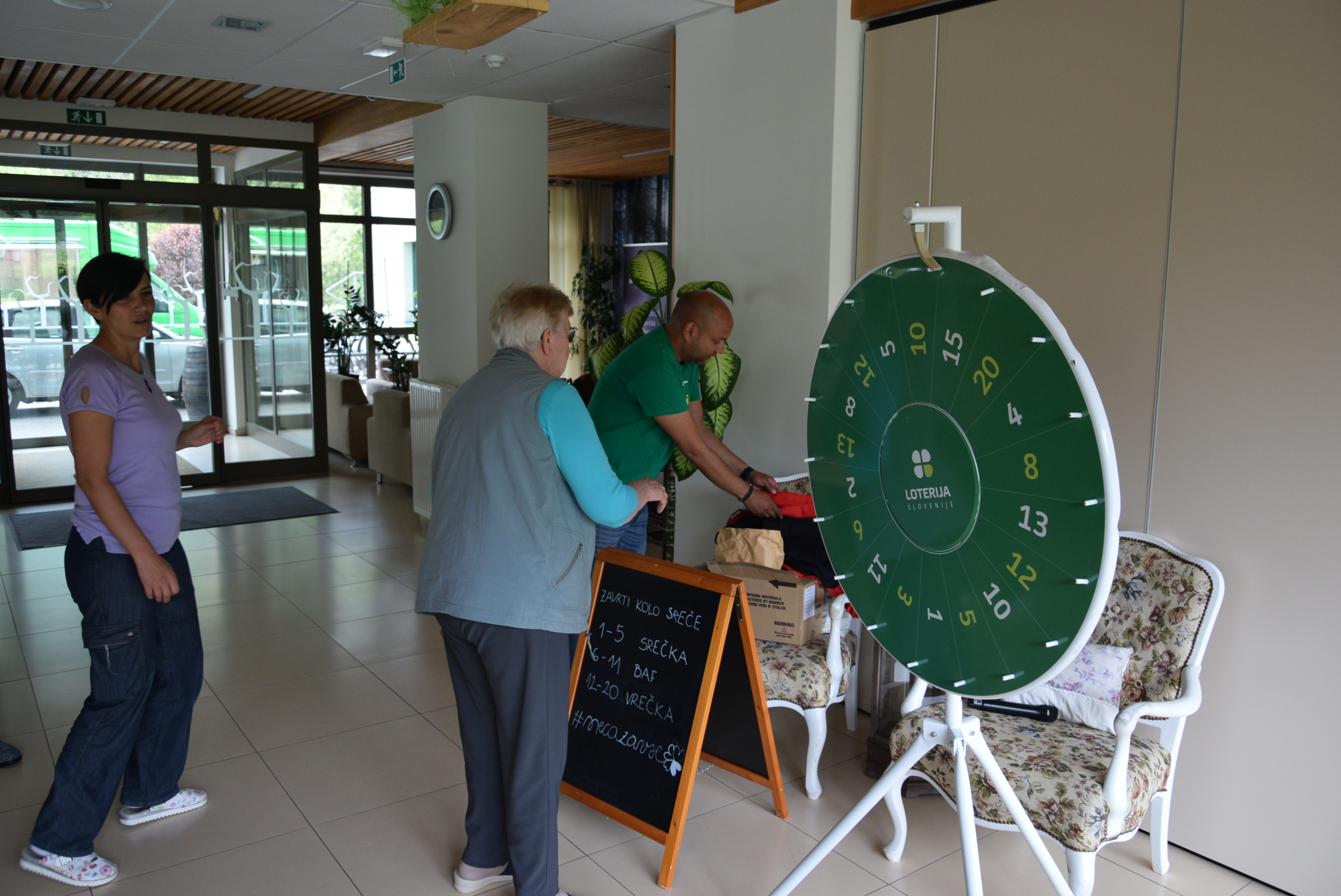 Ujemi svojo srečo - obisk Srečomobila