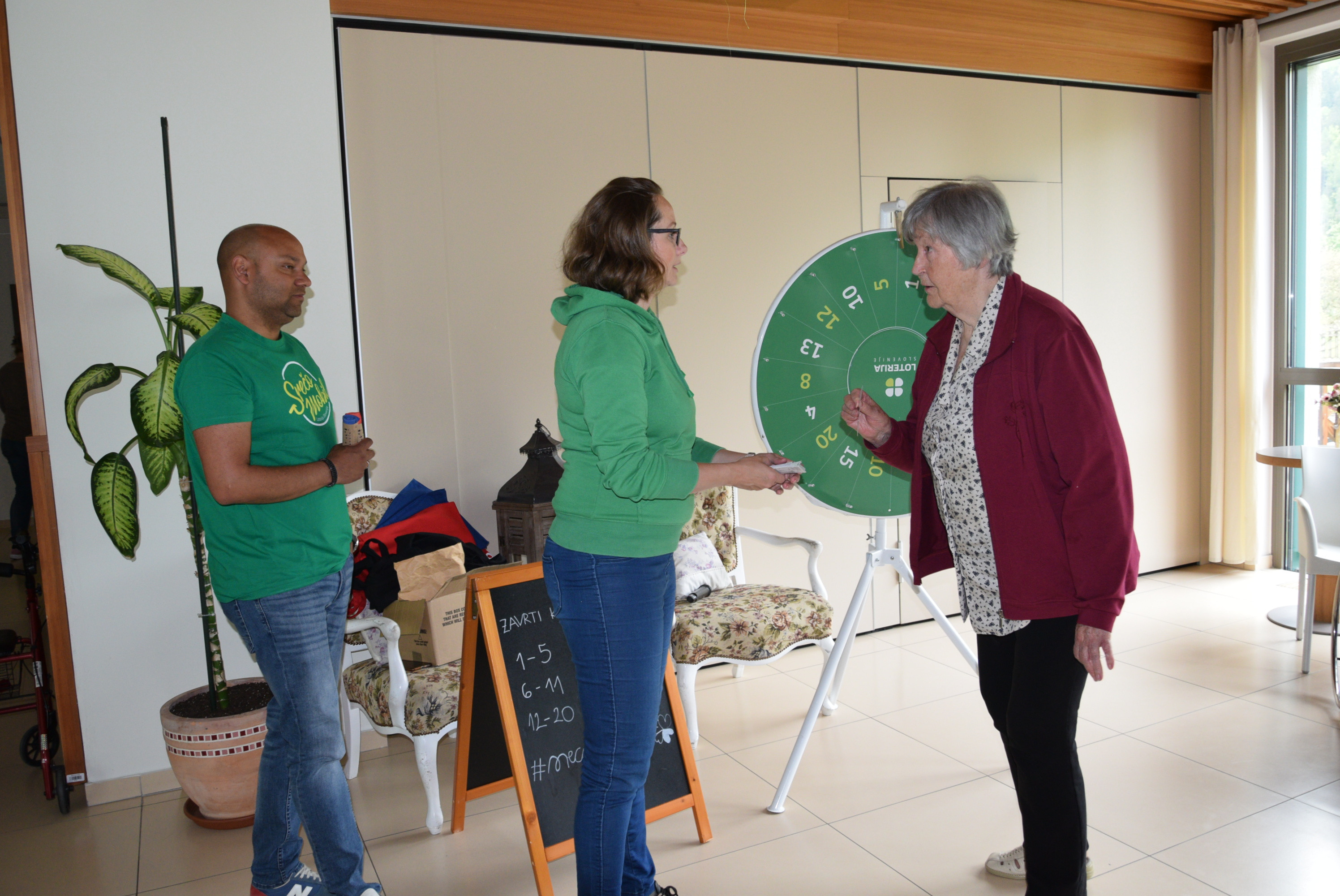 Ujemi svojo srečo - obisk Srečomobila