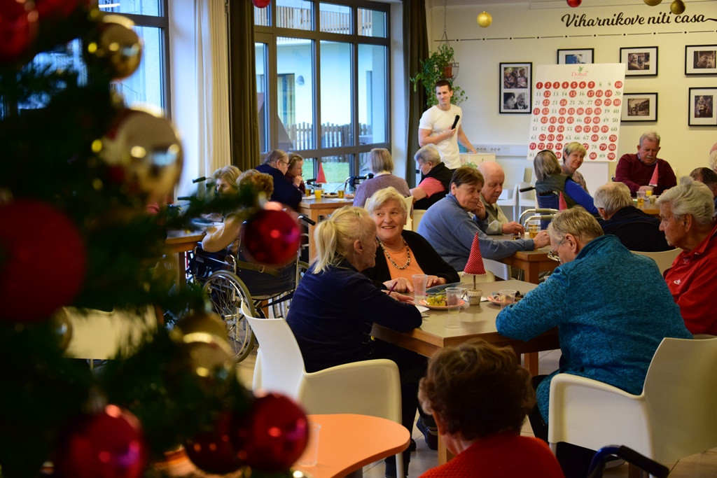 Vesela decembrska tombola