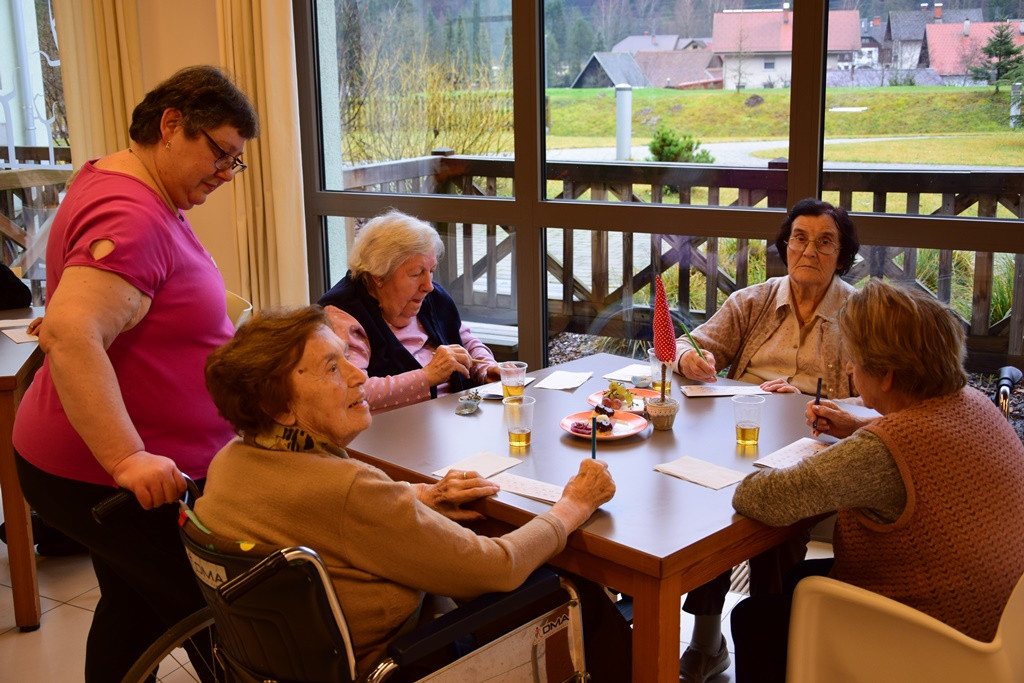 Vesela decembrska tombola