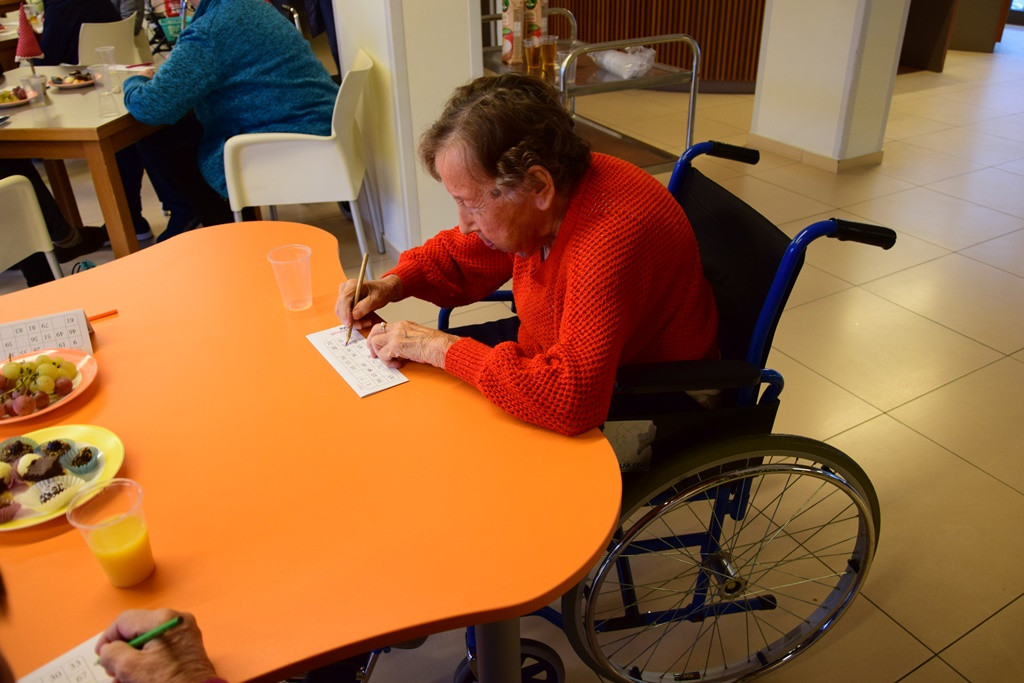 Vesela decembrska tombola