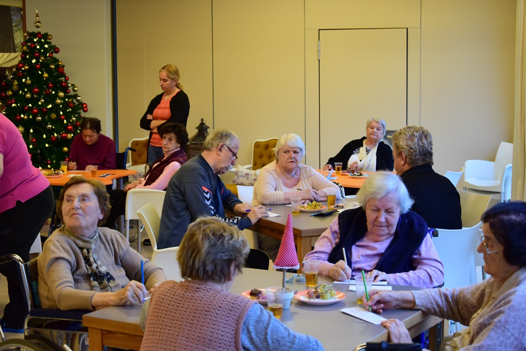 Vesela decembrska tombola