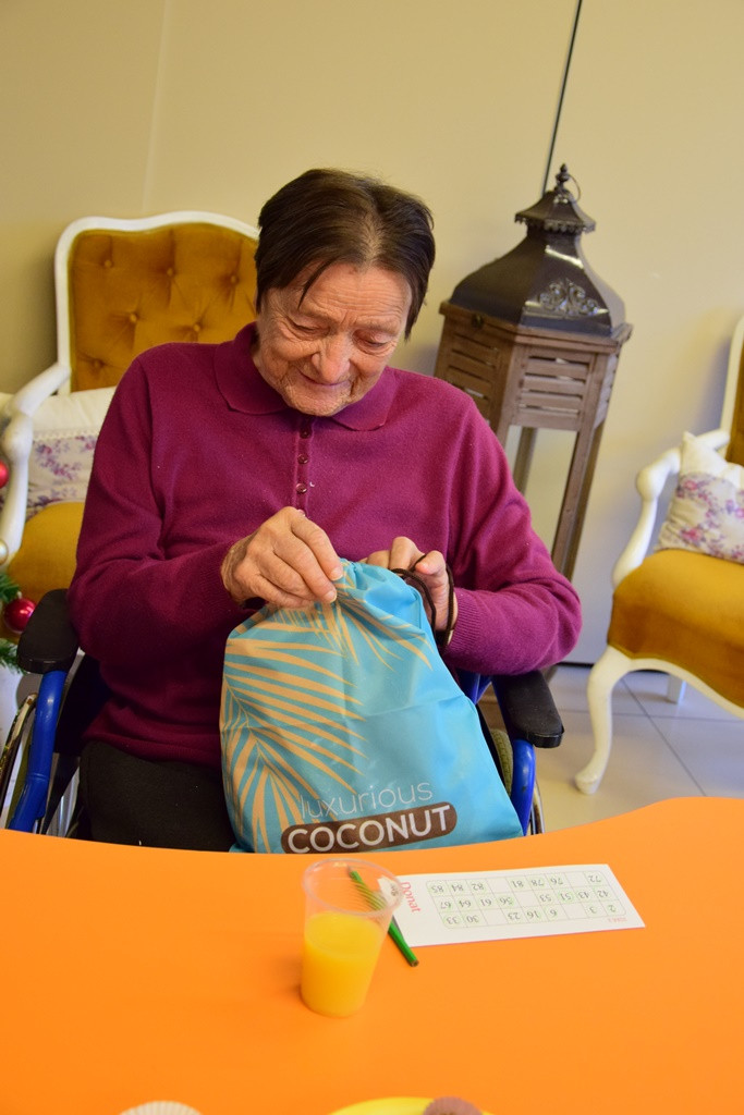 Vesela decembrska tombola