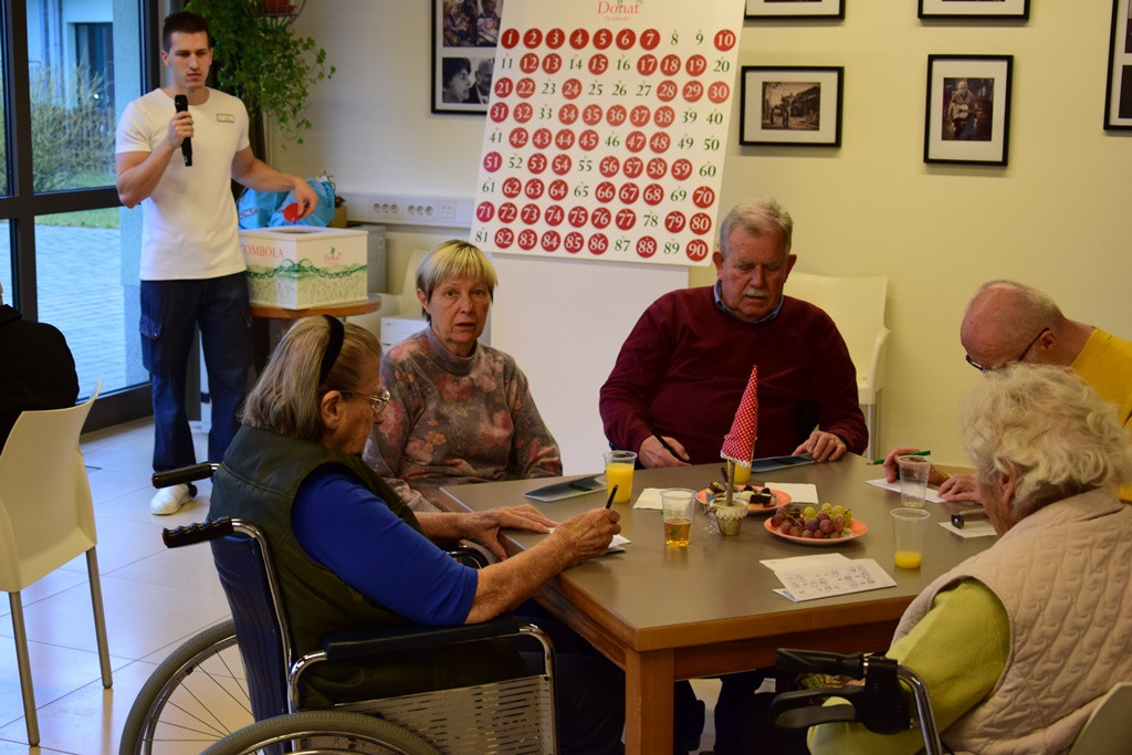 Vesela decembrska tombola