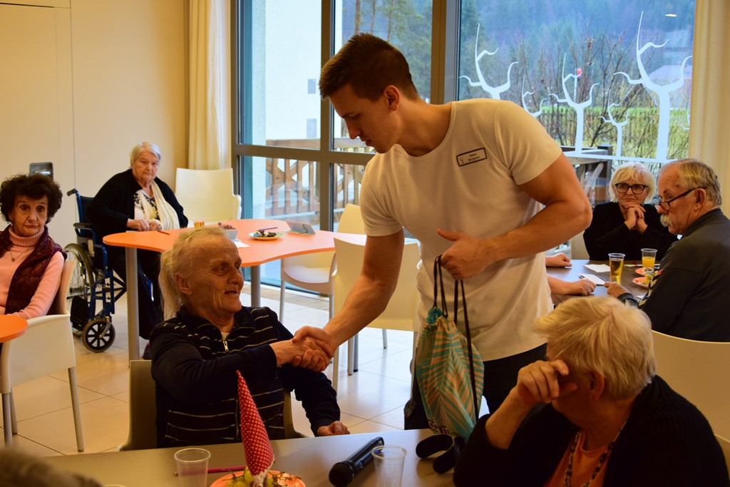 Vesela decembrska tombola