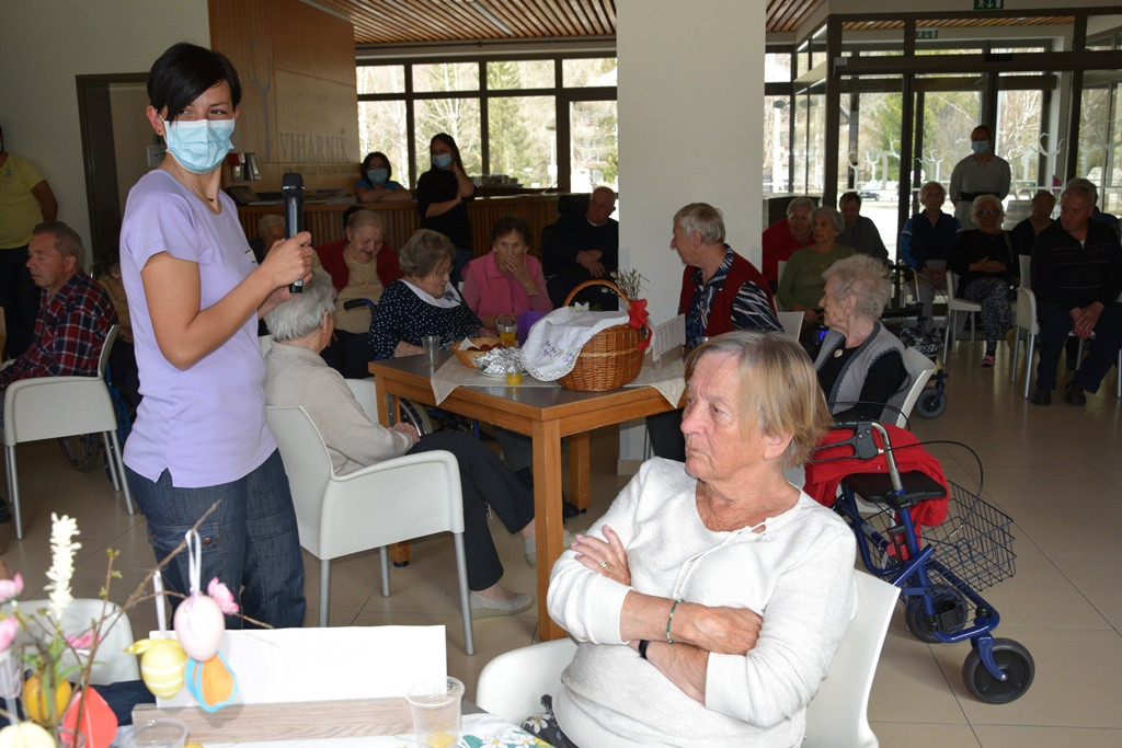 Viharniška velikonočna košara 2021