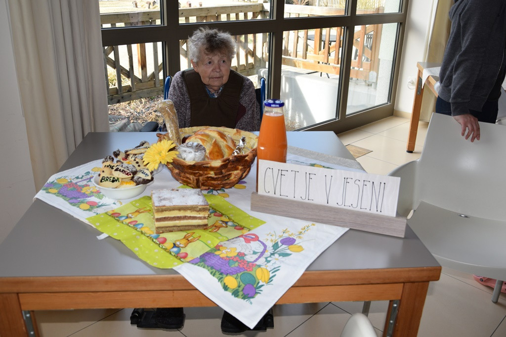 Viharniška velikonočna košara 2021