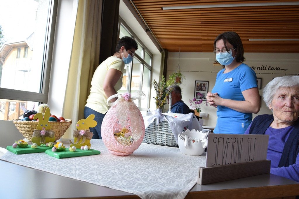 Viharniška velikonočna košara 2021